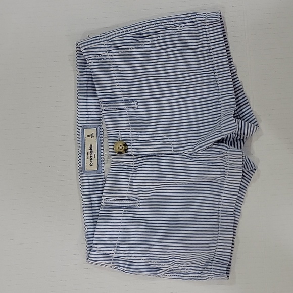abercrombie kids Other - Abercrombie kids blue and white seer sucker shorts size 8